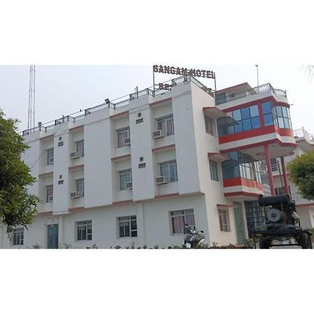 Hotel Sangam, 瓦拉纳西 外观 照片