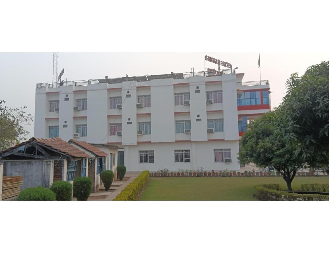 Hotel Sangam, 瓦拉纳西 外观 照片